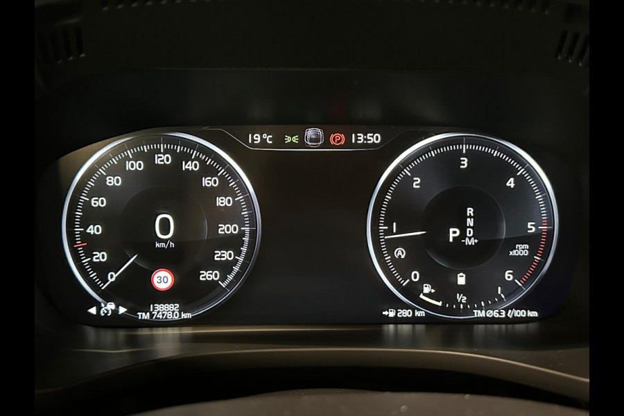 Volvo XC60 B4 DSL Aut. AWD R-Design Leder ACC Stoelverwarming Parkeercamera 197pk