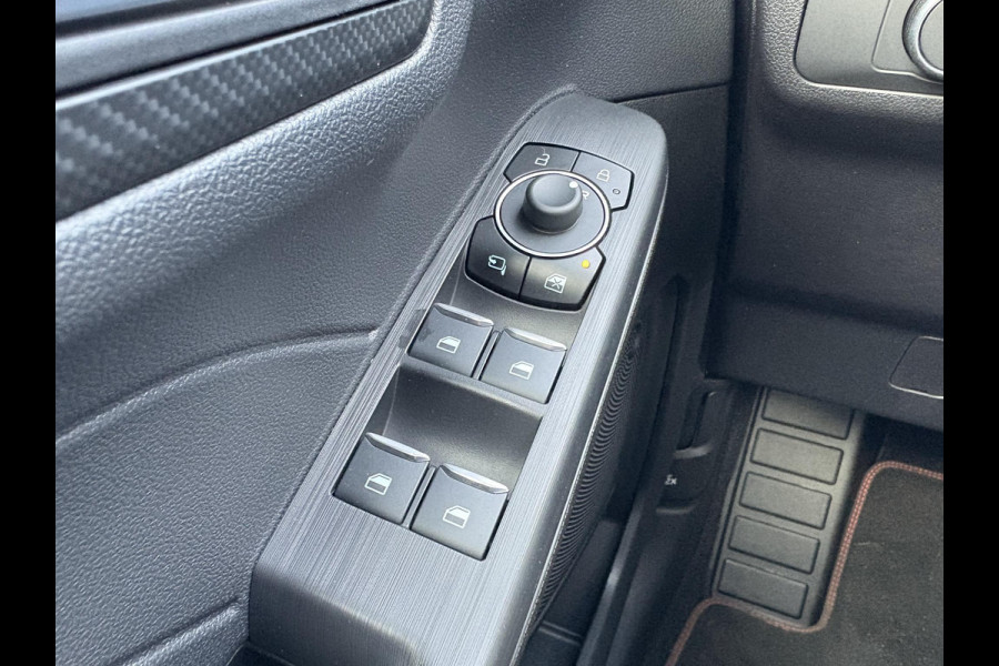 Ford Kuga 2.5 FHEV ST-Line 190pk | Technology Pack | Panoramadak | All Weather banden | Geen Stekker nodig |