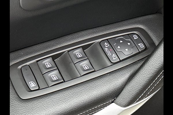 Renault Kadjar 1.3 TCe 140PK Intens / CAMERA / NAVI / LEDER