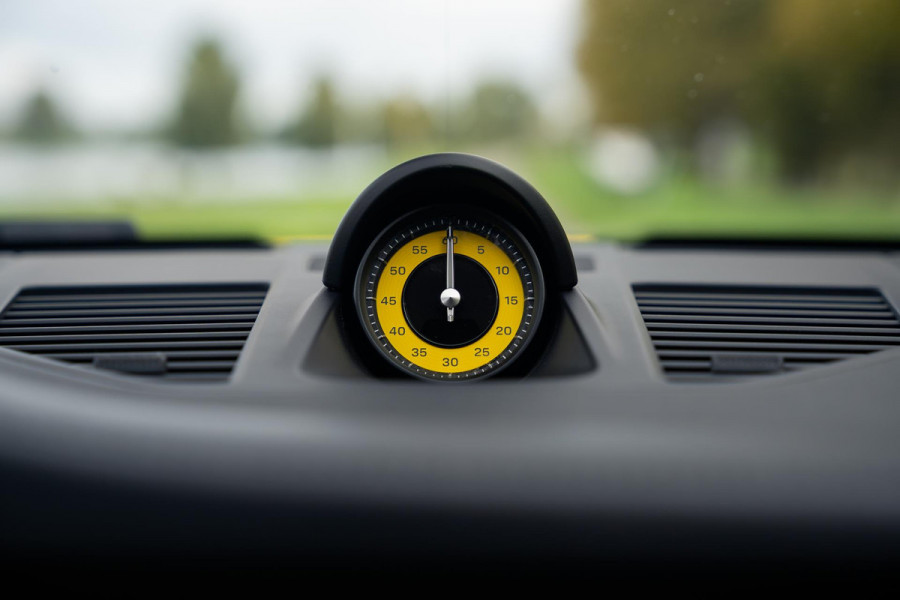 Porsche 992 911 3.0 Carrera S (FULL Option, Dealer OnderH, Sport design GTS, Pano, Sport Chrono, 4W Besturing, Stoel Koeling, Etc)