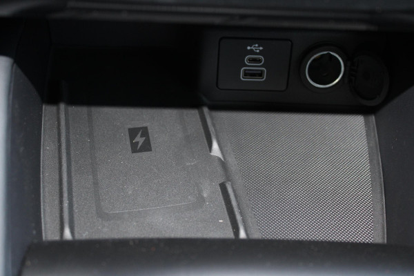 Ford Kuga 2.5 PHEV ST-Line 243pk | Driver Assistance Pack | Winterpack | Trekhaak Wegklapbaar | All Season banden | 2.100kg Trekgewicht