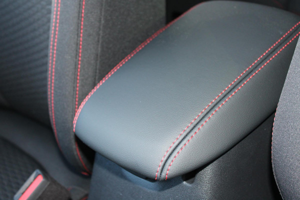 Ford Kuga 2.5 PHEV ST-Line 243pk | Driver Assistance Pack | Winterpack | Trekhaak Wegklapbaar | All Season banden | 2.100kg Trekgewicht