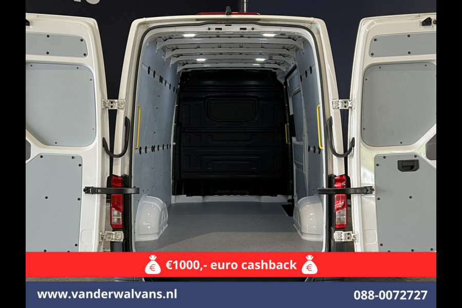 Volkswagen Crafter 2.0 TDI 140pk L3H3 L2H2 Euro6 Airco | Camera | Apple Carplay | Android Auto Bijrijdersbank, 3000kg trekvermogen Volkswagen Crafter 2.0 TDI 140pk L3H3 L2H2 Euro6 Airco | Camera | Apple Carplay | Android Auto Bijrijdersbank, 3000kg trekvermogen