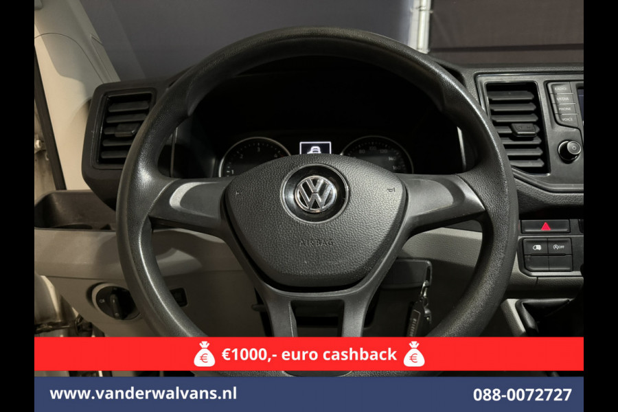 Volkswagen Crafter 2.0 TDI 140pk L3H3 L2H2 Euro6 Airco | Camera | Apple Carplay | Android Auto Bijrijdersbank, 3000kg trekvermogen Volkswagen Crafter 2.0 TDI 140pk L3H3 L2H2 Euro6 Airco | Camera | Apple Carplay | Android Auto Bijrijdersbank, 3000kg trekvermogen