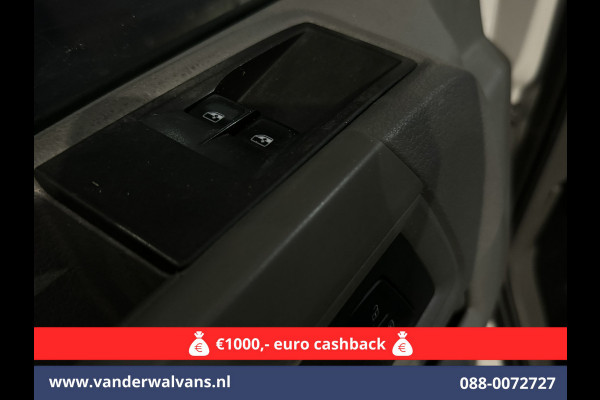 Volkswagen Crafter 2.0 TDI 140pk L3H3 L2H2 Euro6 Airco | Camera | Apple Carplay | Android Auto Bijrijdersbank, 3000kg trekvermogen Volkswagen Crafter 2.0 TDI 140pk L3H3 L2H2 Euro6 Airco | Camera | Apple Carplay | Android Auto Bijrijdersbank, 3000kg trekvermogen