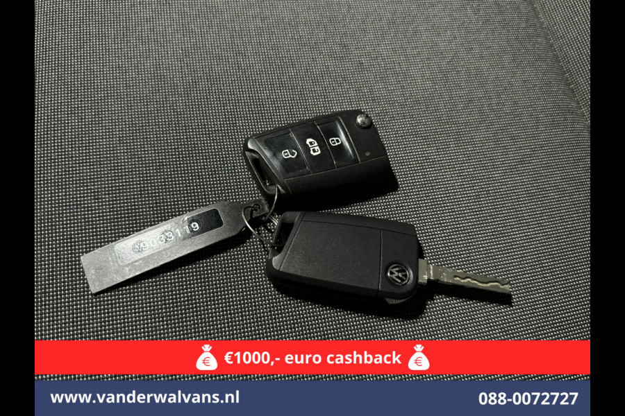 Volkswagen Crafter 2.0 TDI 140pk L3H3 L2H2 Euro6 Airco | Camera | Apple Carplay | Android Auto Bijrijdersbank, 3000kg trekvermogen Volkswagen Crafter 2.0 TDI 140pk L3H3 L2H2 Euro6 Airco | Camera | Apple Carplay | Android Auto Bijrijdersbank, 3000kg trekvermogen
