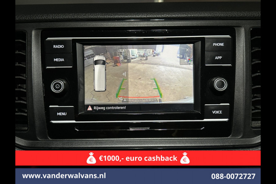 Volkswagen Crafter 2.0 TDI 141pk L3H3 L2H2 Euro6 Airco | Camera | Apple Carplay | Cruisecontrol Android Auto, Parkeersensoren, Bijrijdersbank, 3000kg Trekvermogen, zilver