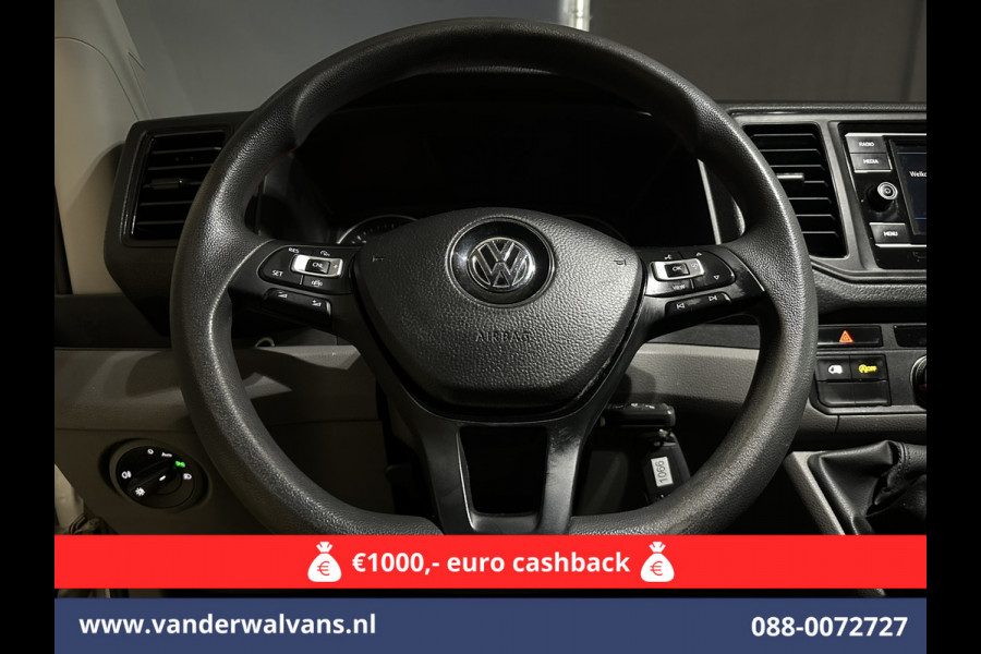 Volkswagen Crafter 2.0 TDI 141pk L3H3 L2H2 Euro6 Airco | Camera | Apple Carplay | Cruisecontrol Android Auto, Parkeersensoren, Bijrijdersbank, 3000kg Trekvermogen, zilver