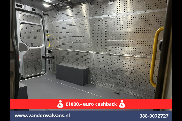 Volkswagen Crafter 2.0 TDI 141pk L3H3 L2H2 Euro6 Airco | Camera | Apple Carplay | Cruisecontrol Android Auto, Parkeersensoren, Bijrijdersbank, 3000kg Trekvermogen, zilver