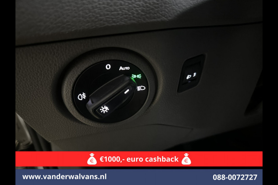 Volkswagen Crafter 2.0 TDI 141pk L3H3 L2H2 Euro6 Airco | Camera | Apple Carplay | Cruisecontrol Android Auto, Parkeersensoren, Bijrijdersbank, 3000kg Trekvermogen, zilver