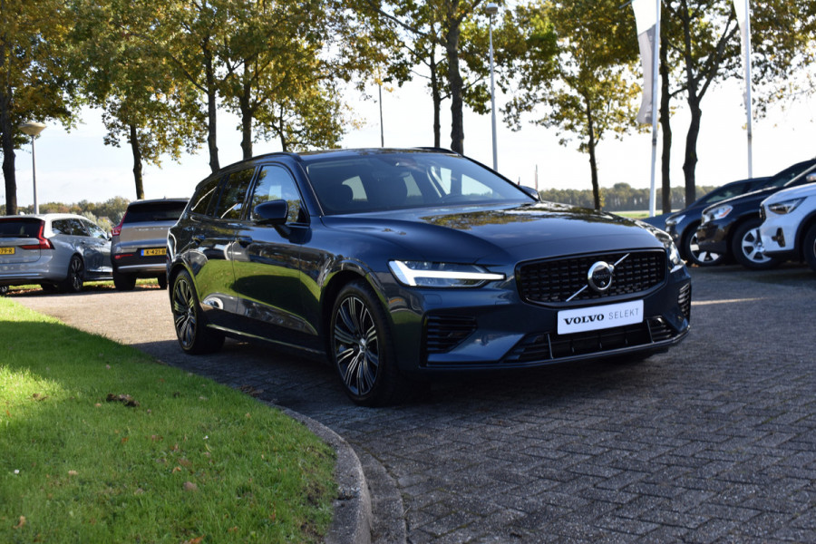 Volvo V60 T6 350PK Plug-in hybrid AWD Plus Dark | 360 Camera | H&K | Blis | ACC | Stoelverwarming | Leder Volvo V60 T6 350PK Plug-in hybrid AWD Plus Dark | 360 Camera | H&K | Blis | ACC | Stoelverwarming | Leder