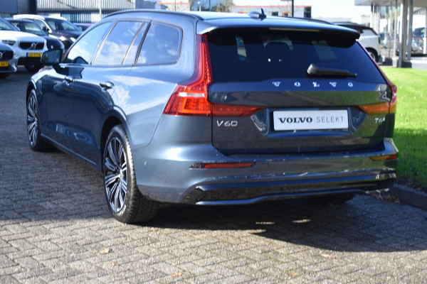 Volvo V60 T6 350PK Plug-in hybrid AWD Plus Dark | 360 Camera | H&K | Blis | ACC | Stoelverwarming | Leder Volvo V60 T6 350PK Plug-in hybrid AWD Plus Dark | 360 Camera | H&K | Blis | ACC | Stoelverwarming | Leder