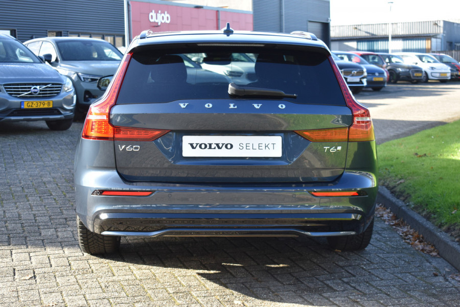Volvo V60 T6 350PK Plug-in hybrid AWD Plus Dark | 360 Camera | H&K | Blis | ACC | Stoelverwarming | Leder Volvo V60 T6 350PK Plug-in hybrid AWD Plus Dark | 360 Camera | H&K | Blis | ACC | Stoelverwarming | Leder