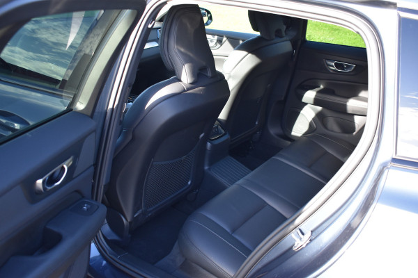 Volvo V60 T6 350PK Plug-in hybrid AWD Plus Dark | 360 Camera | H&K | Blis | ACC | Stoelverwarming | Leder Volvo V60 T6 350PK Plug-in hybrid AWD Plus Dark | 360 Camera | H&K | Blis | ACC | Stoelverwarming | Leder