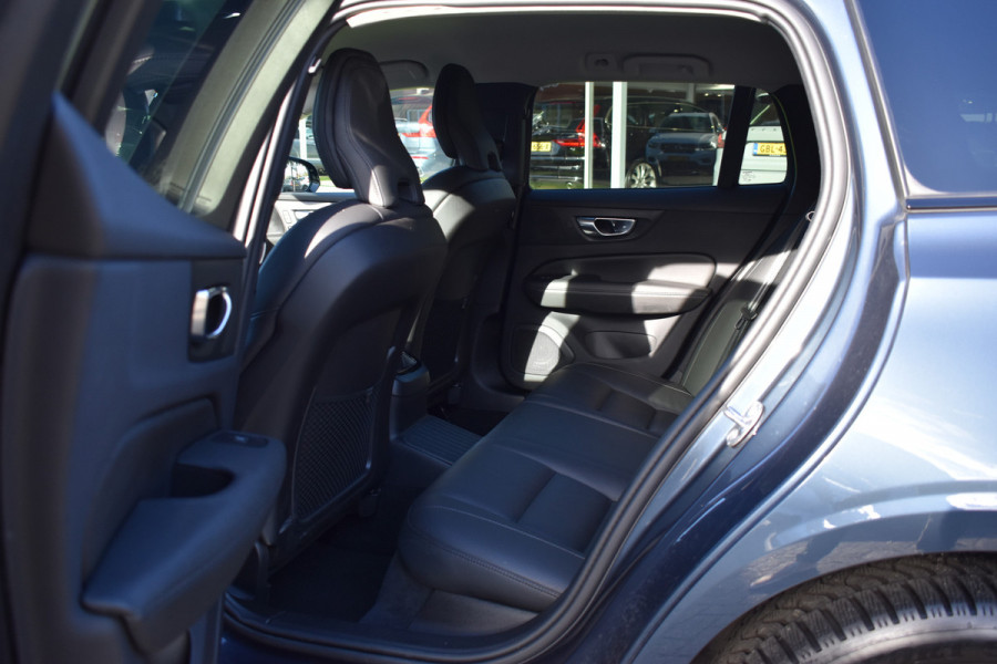 Volvo V60 T6 350PK Plug-in hybrid AWD Plus Dark | 360 Camera | H&K | Blis | ACC | Stoelverwarming | Leder Volvo V60 T6 350PK Plug-in hybrid AWD Plus Dark | 360 Camera | H&K | Blis | ACC | Stoelverwarming | Leder