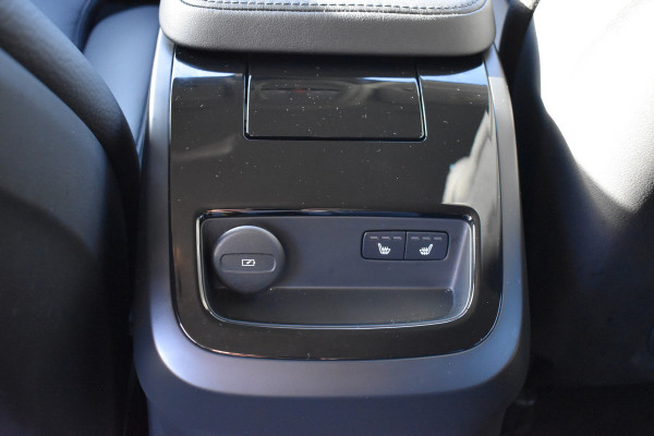 Volvo V60 T6 350PK Plug-in hybrid AWD Plus Dark | 360 Camera | H&K | Blis | ACC | Stoelverwarming | Leder Volvo V60 T6 350PK Plug-in hybrid AWD Plus Dark | 360 Camera | H&K | Blis | ACC | Stoelverwarming | Leder