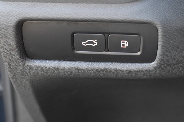 Volvo V60 T6 350PK Plug-in hybrid AWD Plus Dark | 360 Camera | H&K | Blis | ACC | Stoelverwarming | Leder Volvo V60 T6 350PK Plug-in hybrid AWD Plus Dark | 360 Camera | H&K | Blis | ACC | Stoelverwarming | Leder