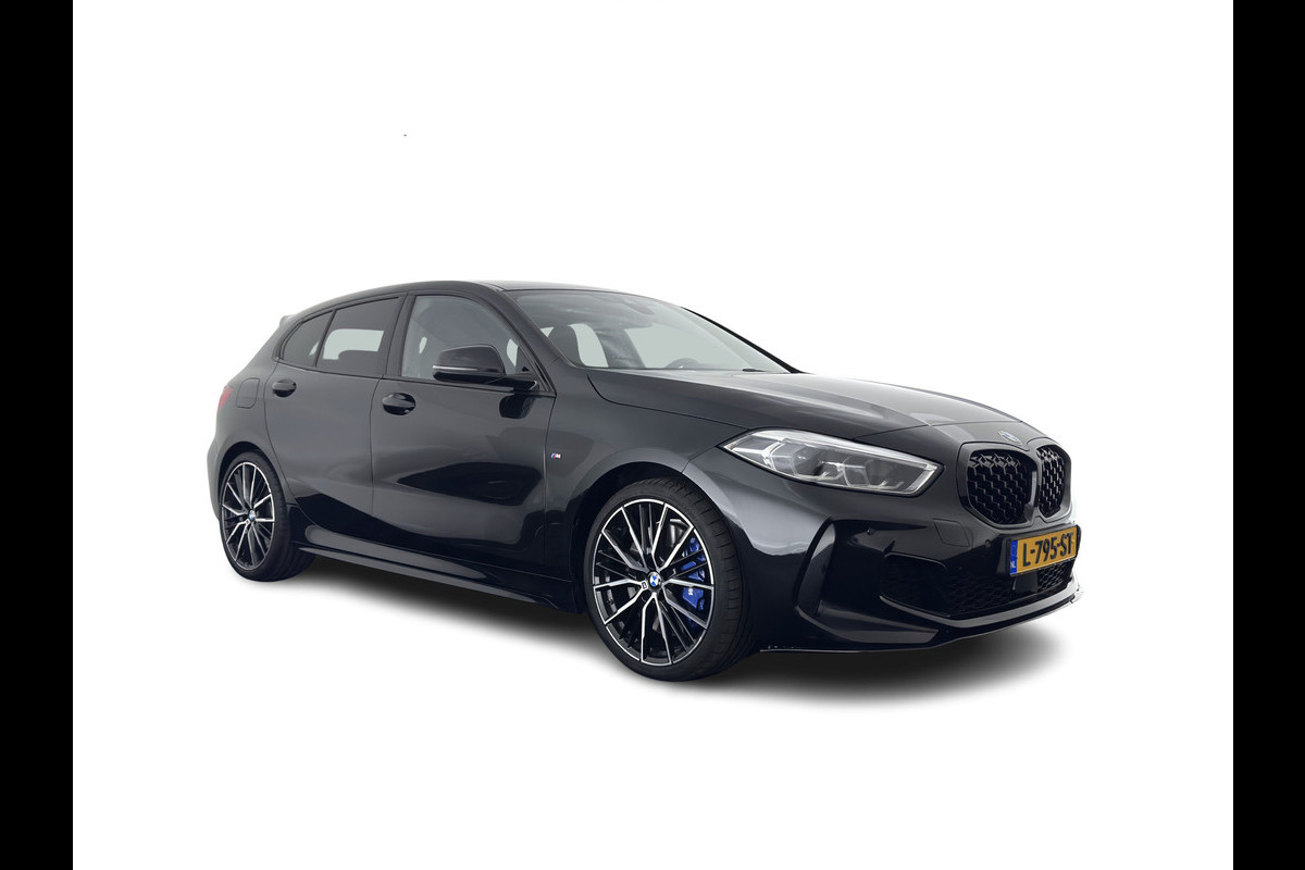 BMW 1-serie M135i xDrive M-Sportpack High Executive Aut. *ALCANTARA-MICROFIBRE | FULL-LED | HEATED-SPORTSEATS | SHIFT-PADDLES | DIGI-COCKPIT | HEAD-UP | NAVI-FULLMAP | DAB+ | PRIVACY-GLASS | AMBIENT-LIGHT | CARBON-INLAY | CARPLAY | 19''ALU* BMW 1-serie M135i xDrive M-Sportpack High Executive Aut. *ALCANTARA-MICROFIBRE | FULL-LED | HEATED-SPORTSEATS | SHIFT-PADDLES | DIGI-COCKPIT | HEAD-UP | NAVI-FULLMAP | DAB+ | PRIVACY-GLASS | AMBIENT-LIGHT | CARBON-INLAY | CARPLAY | 19''ALU*