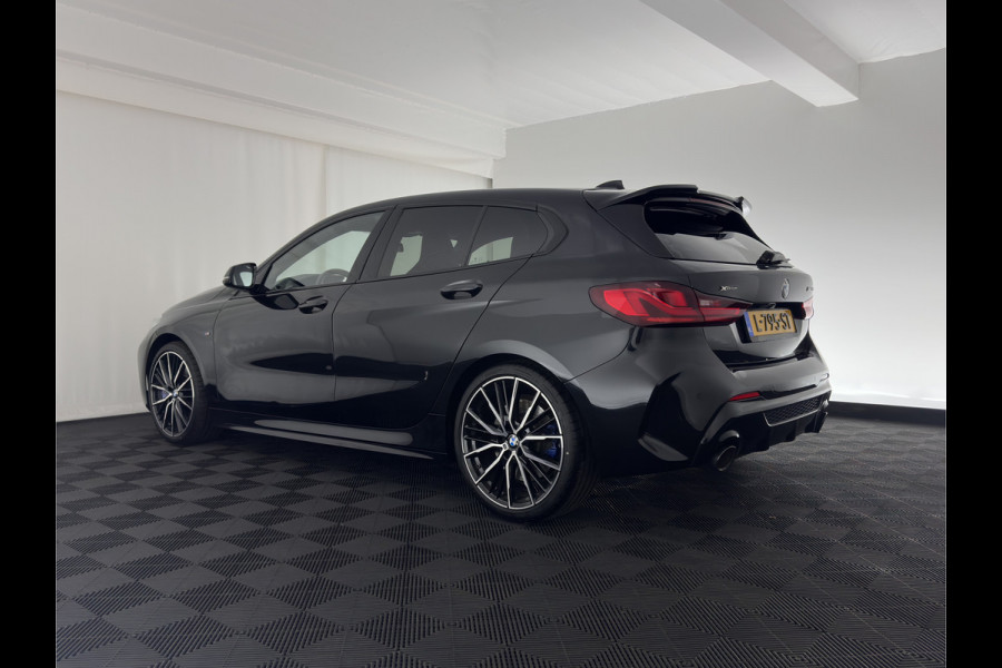 BMW 1-serie M135i xDrive M-Sportpack High Executive Aut. *ALCANTARA-MICROFIBRE | FULL-LED | HEATED-SPORTSEATS | SHIFT-PADDLES | DIGI-COCKPIT | HEAD-UP | NAVI-FULLMAP | DAB+ | PRIVACY-GLASS | AMBIENT-LIGHT | CARBON-INLAY | CARPLAY | 19''ALU* BMW 1-serie M135i xDrive M-Sportpack High Executive Aut. *ALCANTARA-MICROFIBRE | FULL-LED | HEATED-SPORTSEATS | SHIFT-PADDLES | DIGI-COCKPIT | HEAD-UP | NAVI-FULLMAP | DAB+ | PRIVACY-GLASS | AMBIENT-LIGHT | CARBON-INLAY | CARPLAY | 19''ALU*