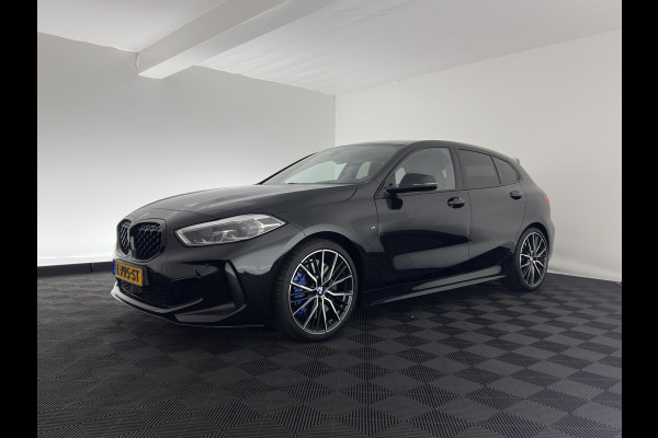BMW 1-serie M135i xDrive M-Sportpack High Executive Aut. *ALCANTARA-MICROFIBRE | FULL-LED | HEATED-SPORTSEATS | SHIFT-PADDLES | DIGI-COCKPIT | HEAD-UP | NAVI-FULLMAP | DAB+ | PRIVACY-GLASS | AMBIENT-LIGHT | CARBON-INLAY | CARPLAY | 19''ALU* BMW 1-serie M135i xDrive M-Sportpack High Executive Aut. *ALCANTARA-MICROFIBRE | FULL-LED | HEATED-SPORTSEATS | SHIFT-PADDLES | DIGI-COCKPIT | HEAD-UP | NAVI-FULLMAP | DAB+ | PRIVACY-GLASS | AMBIENT-LIGHT | CARBON-INLAY | CARPLAY | 19''ALU*