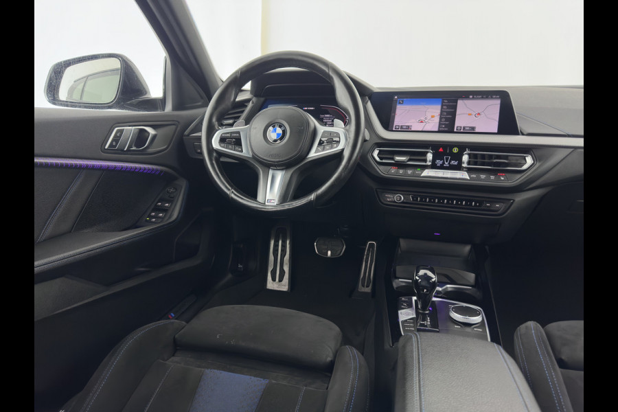 BMW 1-serie M135i xDrive M-Sportpack High Executive Aut. *ALCANTARA-MICROFIBRE | FULL-LED | HEATED-SPORTSEATS | SHIFT-PADDLES | DIGI-COCKPIT | HEAD-UP | NAVI-FULLMAP | DAB+ | PRIVACY-GLASS | AMBIENT-LIGHT | CARBON-INLAY | CARPLAY | 19''ALU* BMW 1-serie M135i xDrive M-Sportpack High Executive Aut. *ALCANTARA-MICROFIBRE | FULL-LED | HEATED-SPORTSEATS | SHIFT-PADDLES | DIGI-COCKPIT | HEAD-UP | NAVI-FULLMAP | DAB+ | PRIVACY-GLASS | AMBIENT-LIGHT | CARBON-INLAY | CARPLAY | 19''ALU*