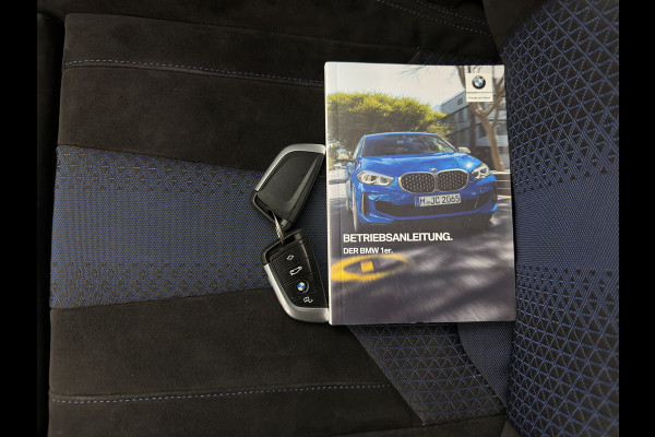 BMW 1-serie M135i xDrive M-Sportpack High Executive Aut. *ALCANTARA-MICROFIBRE | FULL-LED | HEATED-SPORTSEATS | SHIFT-PADDLES | DIGI-COCKPIT | HEAD-UP | NAVI-FULLMAP | DAB+ | PRIVACY-GLASS | AMBIENT-LIGHT | CARBON-INLAY | CARPLAY | 19''ALU* BMW 1-serie M135i xDrive M-Sportpack High Executive Aut. *ALCANTARA-MICROFIBRE | FULL-LED | HEATED-SPORTSEATS | SHIFT-PADDLES | DIGI-COCKPIT | HEAD-UP | NAVI-FULLMAP | DAB+ | PRIVACY-GLASS | AMBIENT-LIGHT | CARBON-INLAY | CARPLAY | 19''ALU*