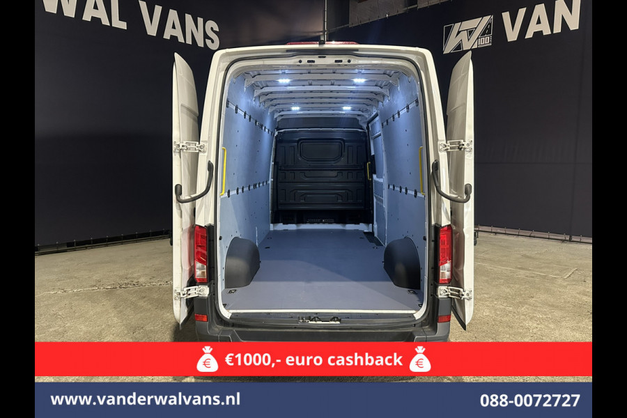 Volkswagen Crafter 2.0 TDI 140 pk Automaat L4H3 L3H2 Euro6 Airco | Camera | Apple Carplay Android Auto, Chauffeursstoel, Stoelverwarming, 3000kg Trekhaak