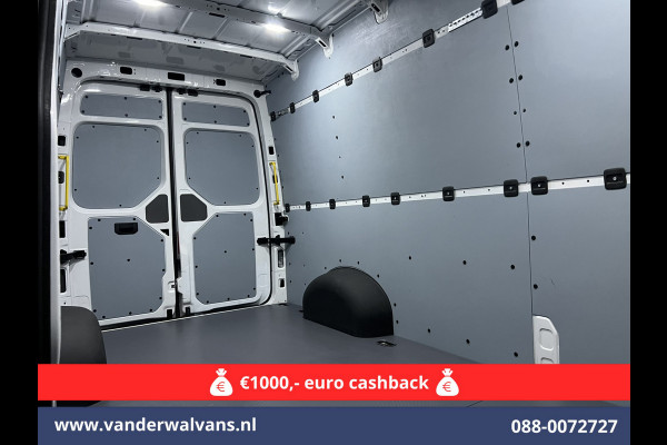 Volkswagen Crafter 2.0 TDI 140 pk Automaat L4H3 L3H2 Euro6 Airco | Camera | Apple Carplay Android Auto, Chauffeursstoel, Stoelverwarming, 3000kg Trekhaak