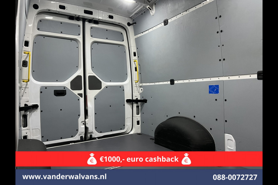 Volkswagen Crafter 2.0 TDI 140 pk L3H3 L2H2 Euro6 Airco | Camera | Navigatie | Apple Carplay | Massagestoel Android Auto, Parkeersensoren, 3000kg trekvermogen