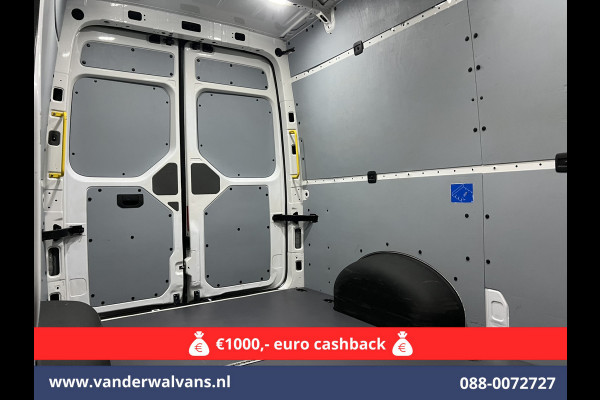Volkswagen Crafter 2.0 TDI 140 pk L3H3 L2H2 Euro6 Airco | Camera | Navigatie | Apple Carplay | Massagestoel Android Auto, Parkeersensoren, 3000kg trekvermogen