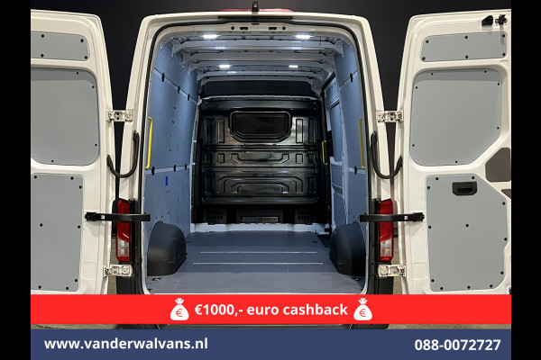 Volkswagen Crafter 2.0 TDI 140 pk L3H3 L2H2 Euro6 Airco | Camera | Navigatie | Apple Carplay | Massagestoel Android Auto, Parkeersensoren, 3000kg trekvermogen
