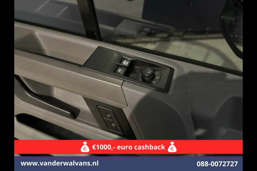 Volkswagen Crafter 2.0 TDI 140 pk L3H3 L2H2 Euro6 Airco | Camera | Navigatie | Apple Carplay | Massagestoel Android Auto, Parkeersensoren, 3000kg trekvermogen