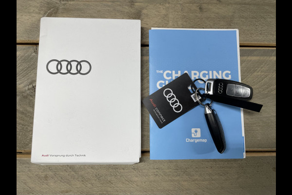 Audi Q8 Sportback e-tron 50 quattro S Edition 95 kWh / Panorama Dak / Camera Audi Q8 Sportback e-tron 50 quattro S Edition 95 kWh / Panorama Dak / Camera
