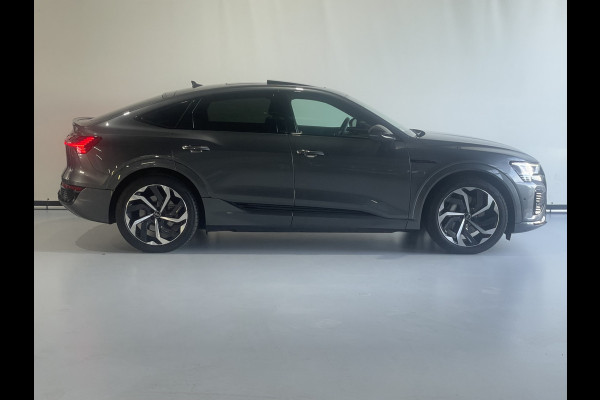 Audi Q8 Sportback e-tron 50 quattro S Edition 95 kWh / Panorama Dak / Camera Audi Q8 Sportback e-tron 50 quattro S Edition 95 kWh / Panorama Dak / Camera