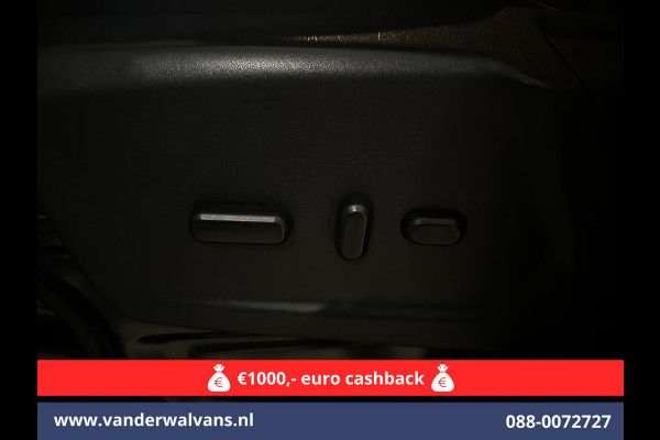 Ford Transit 2.0 TDCI 131pk L3H2 Euro6 Airco | Navigatie | Camera | Cruisecontrol | Apple Carplay | Stoelverwarming Android Auto, verwarmde voorruit, Parkeersensoren, Bijrijdersbank