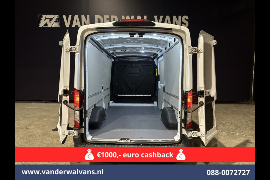 Ford Transit 2.0 TDCI 131pk L3H2 Euro6 Airco | Navigatie | Camera | Cruisecontrol | Apple Carplay | Stoelverwarming Android Auto, verwarmde voorruit, Parkeersensoren, Bijrijdersbank