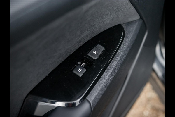 Kia Sportage 1.6 T-GDi Hybrid GT-Line l Navigatie l Apple carplay en Android auto l Stoel en Stuurwiel verwarming l Elektrisch Schuifkantel dak l