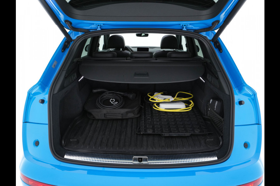 Audi Q5 Audi Q5 50 TFSI e S-Line Black-Edition Quattro Plug-In (INCL-BTW) *PANO | LEATHER-FABRIC | FULL-LED | DIGI-COCKPIT | NAVI-FULLMAP | HEATED-SPORTSEATS | KEYLESS | DAB+ | CAMERA | PRIVACY-GLASS | SHIFT-PADDLES | ECC | AMBIENT-LIGHT | PDC | CRUISE .