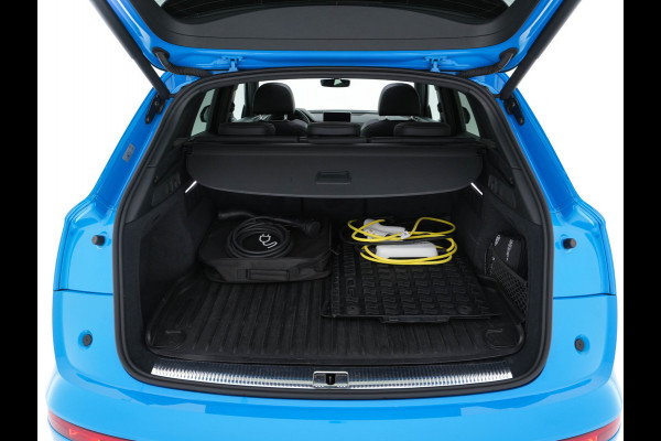 Audi Q5 Audi Q5 50 TFSI e S-Line Black-Edition Quattro Plug-In (INCL-BTW) *PANO | LEATHER-FABRIC | FULL-LED | DIGI-COCKPIT | NAVI-FULLMAP | HEATED-SPORTSEATS | KEYLESS | DAB+ | CAMERA | PRIVACY-GLASS | SHIFT-PADDLES | ECC | AMBIENT-LIGHT | PDC | CRUISE .