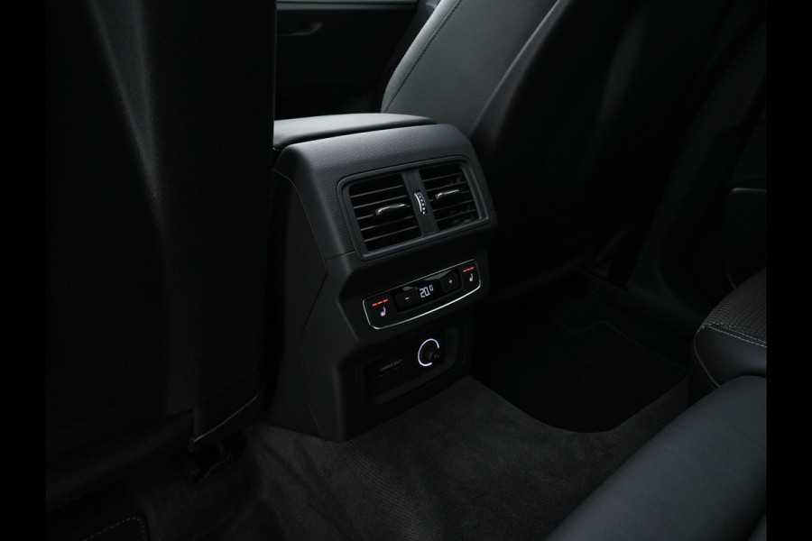 Audi Q5 Audi Q5 50 TFSI e S-Line Black-Edition Quattro Plug-In (INCL-BTW) *PANO | LEATHER-FABRIC | FULL-LED | DIGI-COCKPIT | NAVI-FULLMAP | HEATED-SPORTSEATS | KEYLESS | DAB+ | CAMERA | PRIVACY-GLASS | SHIFT-PADDLES | ECC | AMBIENT-LIGHT | PDC | CRUISE .