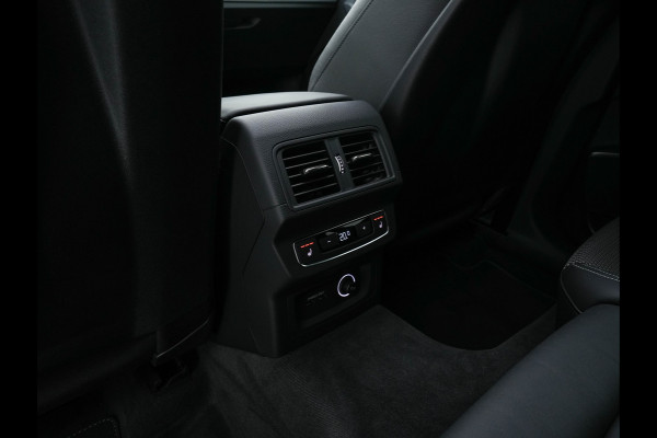 Audi Q5 Audi Q5 50 TFSI e S-Line Black-Edition Quattro Plug-In (INCL-BTW) *PANO | LEATHER-FABRIC | FULL-LED | DIGI-COCKPIT | NAVI-FULLMAP | HEATED-SPORTSEATS | KEYLESS | DAB+ | CAMERA | PRIVACY-GLASS | SHIFT-PADDLES | ECC | AMBIENT-LIGHT | PDC | CRUISE .