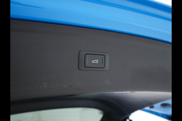 Audi Q5 Audi Q5 50 TFSI e S-Line Black-Edition Quattro Plug-In (INCL-BTW) *PANO | LEATHER-FABRIC | FULL-LED | DIGI-COCKPIT | NAVI-FULLMAP | HEATED-SPORTSEATS | KEYLESS | DAB+ | CAMERA | PRIVACY-GLASS | SHIFT-PADDLES | ECC | AMBIENT-LIGHT | PDC | CRUISE .