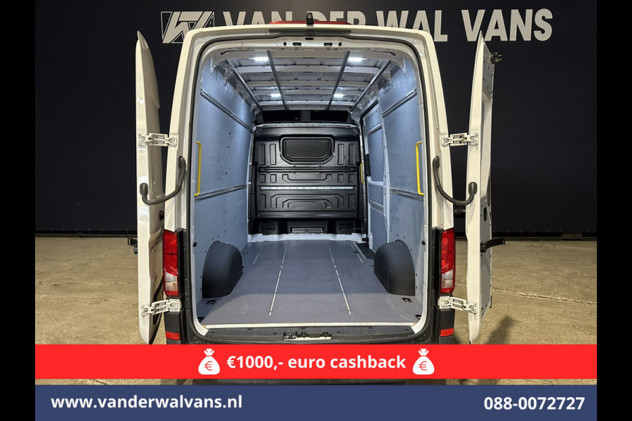 Volkswagen Crafter 2.0 TDI 177pk L3H3 L2H2 Euro6 Airco | Massagestoel | Camera | Navigatie | Apple Carplay Android Auto, Cruisecontrol, Chauffeursstoel, 3000kg trekvermogen