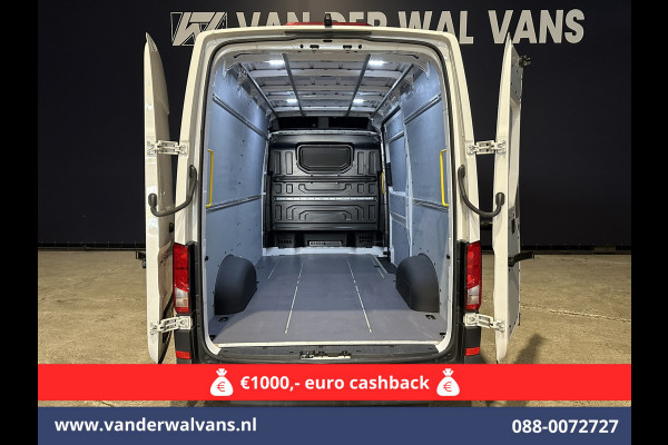 Volkswagen Crafter 2.0 TDI 177pk L3H3 L2H2 Euro6 Airco | Massagestoel | Camera | Navigatie | Apple Carplay Android Auto, Cruisecontrol, Chauffeursstoel, 3000kg trekvermogen
