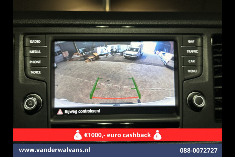 Volkswagen Crafter 2.0 TDI 177pk L3H3 L2H2 Euro6 Airco | Massagestoel | Camera | Navigatie | Apple Carplay Android Auto, Cruisecontrol, Chauffeursstoel, 3000kg trekvermogen