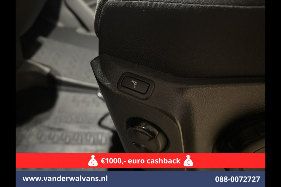 Volkswagen Crafter 2.0 TDI 177pk L3H3 L2H2 Euro6 Airco | Massagestoel | Camera | Navigatie | Apple Carplay Android Auto, Cruisecontrol, Chauffeursstoel, 3000kg trekvermogen