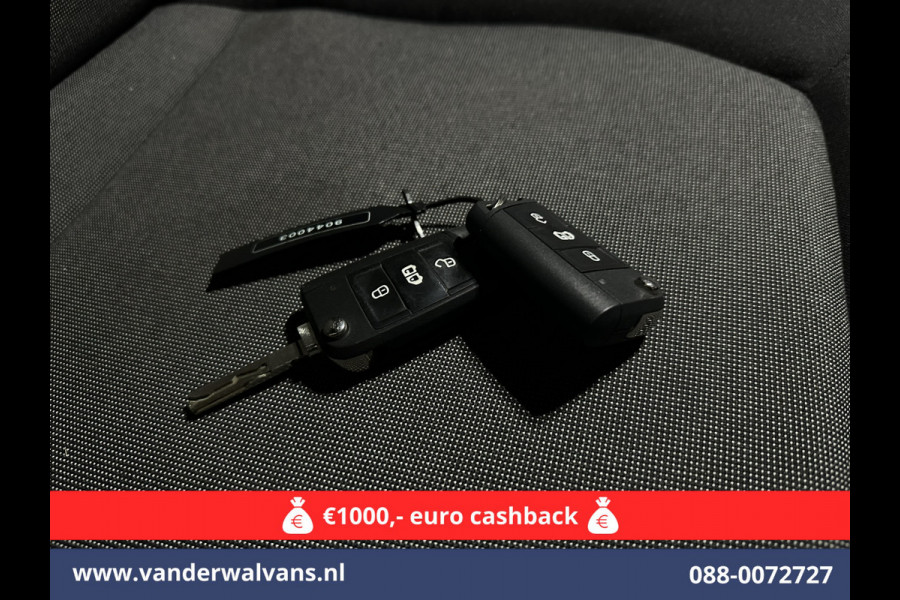 Volkswagen Crafter 2.0 TDI 177pk L3H3 L2H2 Euro6 Airco | Massagestoel | Camera | Navigatie | Apple Carplay Android Auto, Cruisecontrol, Chauffeursstoel, 3000kg trekvermogen