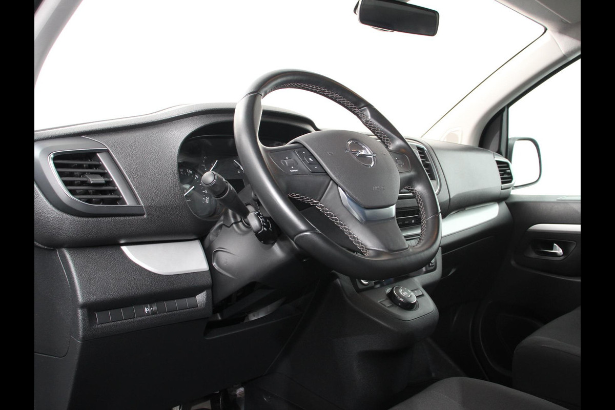Opel Vivaro 2.0 CDTI Automaat 145 pk L3H1 Dubbele Cabine | Navigatie | Trekhaak | Airco | Parkeer sensoren | Betimmering Opel Vivaro 2.0 CDTI Automaat 145 pk L3H1 Dubbele Cabine | Navigatie | Trekhaak | Airco | Parkeer sensoren | Betimmering