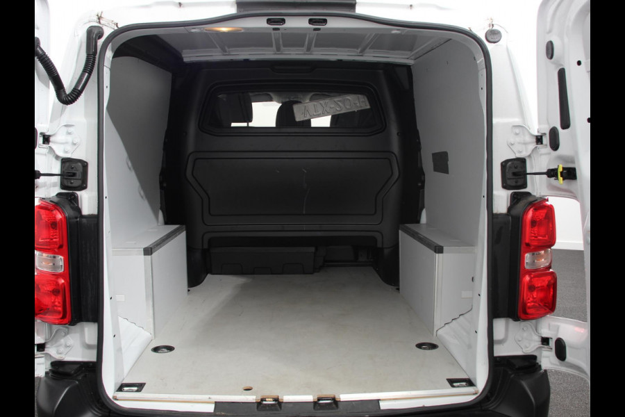 Opel Vivaro 2.0 CDTI Automaat 145 pk L3H1 Dubbele Cabine | Navigatie | Trekhaak | Airco | Parkeer sensoren | Betimmering Opel Vivaro 2.0 CDTI Automaat 145 pk L3H1 Dubbele Cabine | Navigatie | Trekhaak | Airco | Parkeer sensoren | Betimmering