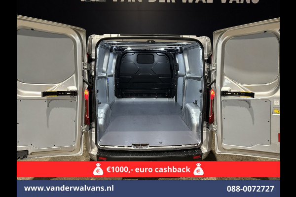 Ford Transit Custom 2.0 TDCI 130pk L2H1 Euro6 *Rijklaar Direct Rijden* Airco | Navigatie | LED | Cruisecontrol | 2800kg Trekhaak Android Auto, Verwarmde voorruit, Parkeersensoren, Bijrijdersbank Ford Transit Custom 2.0 TDCI 130pk L2H1 Euro6 *Rijklaar Direct Rijden* Airco | Navigatie | LED | Cruisecontrol | 2800kg Trekhaak Android Auto, Verwarmde voorruit, Parkeersensoren, Bijrijdersbank